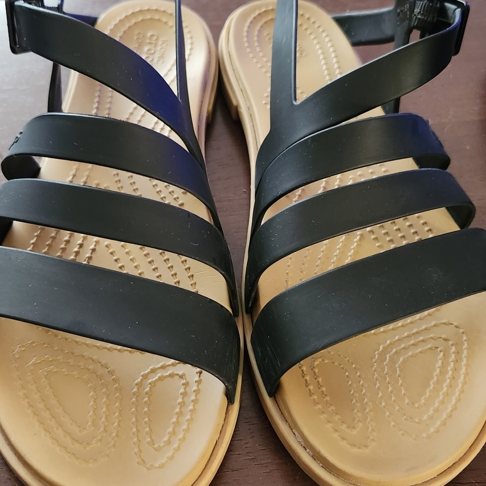 Women's Croc Sandals Size 10